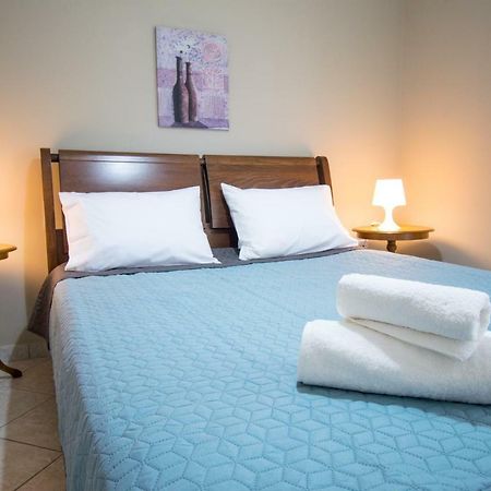 Betty'S Air+Port Sea Apartment Artemida  Ngoại thất bức ảnh